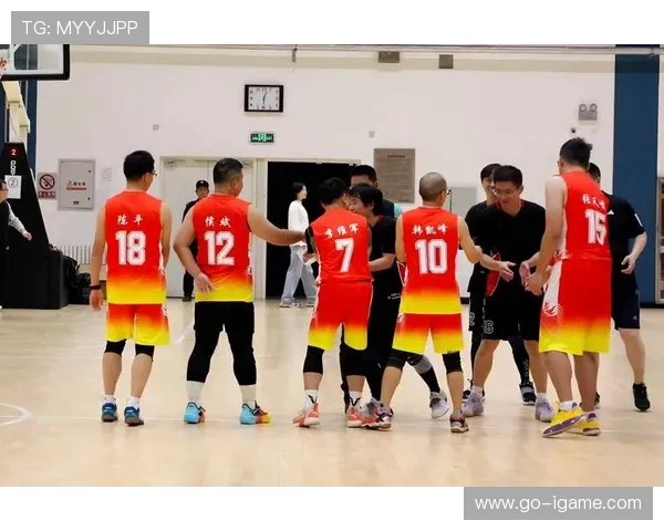 以篮球为纽带探索团队协作与青春拼搏的无限魅力