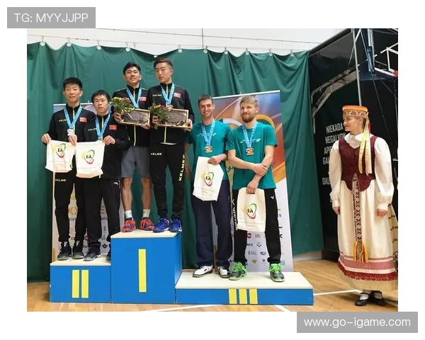 武汉羽毛球队与北京羽毛球队赛后复盘分析灵活性表现及战术对比